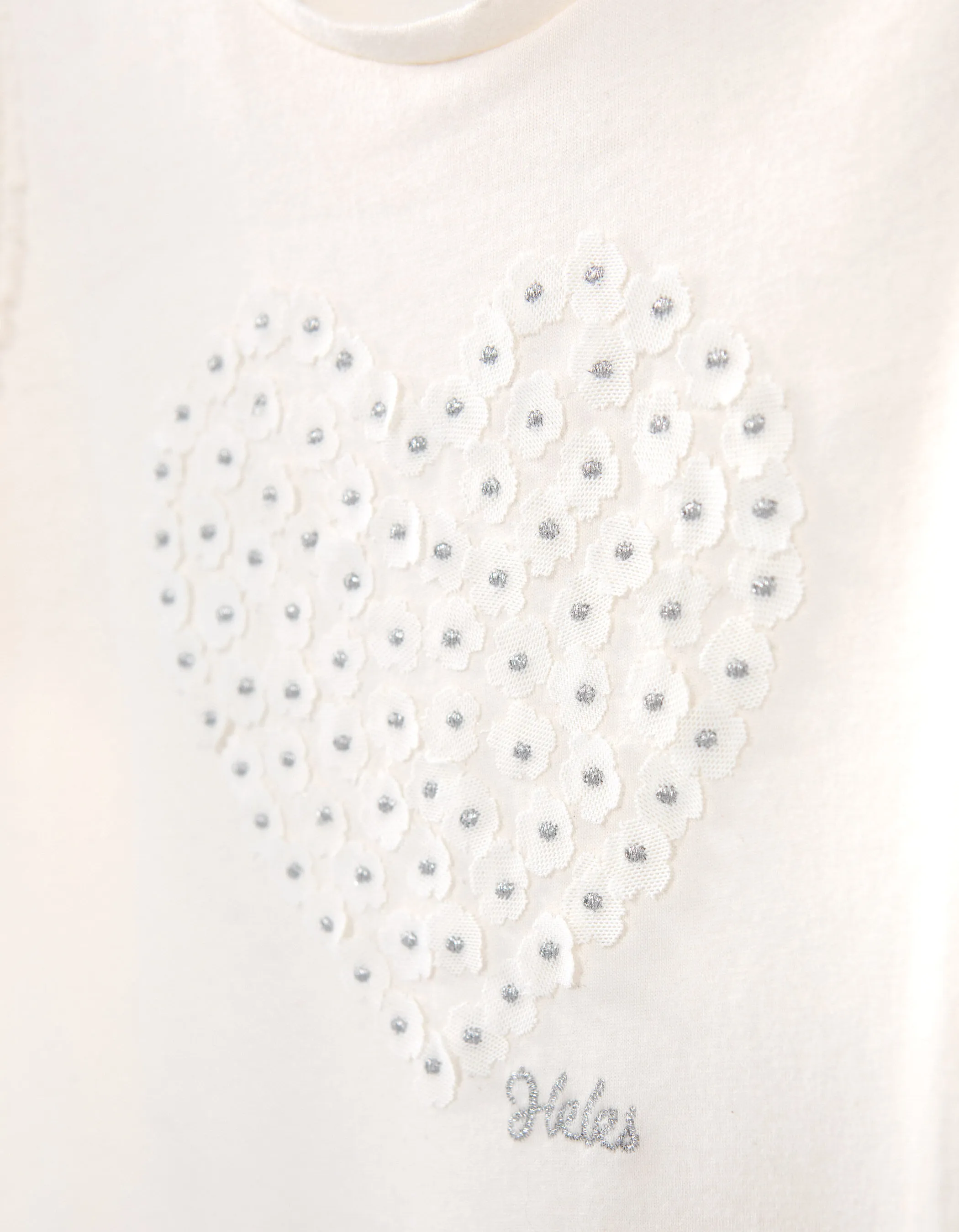 T-shirt écru décor fleurs forme coeur fille